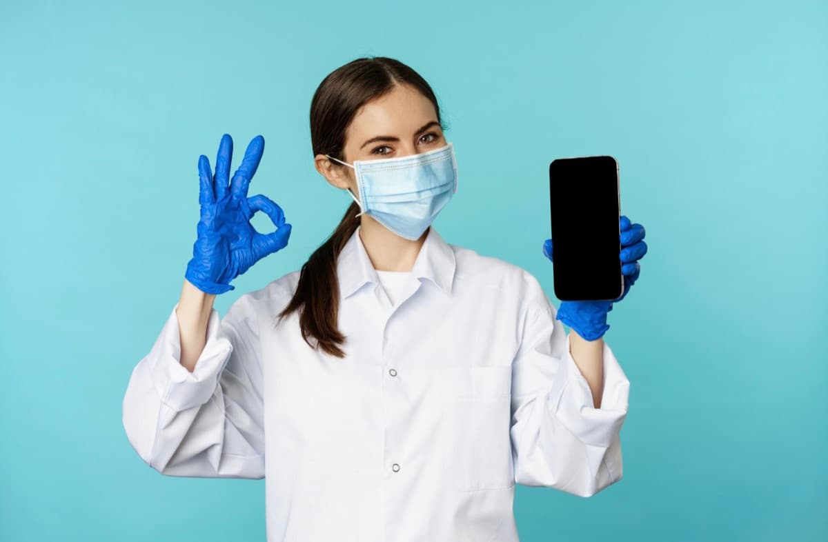 Programare online consultație alignere transparente Bacău — confirmare rapidă pe telefon