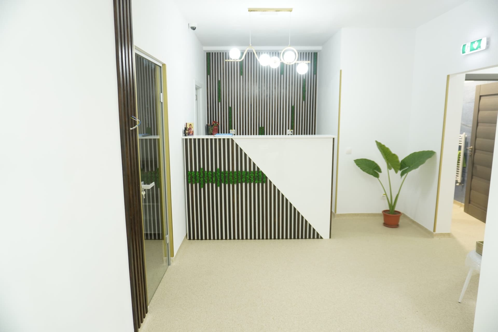 Consultație și tratamente de stomatologie generală — cabinet dentar Bacău | Chromatic Dental Clinic