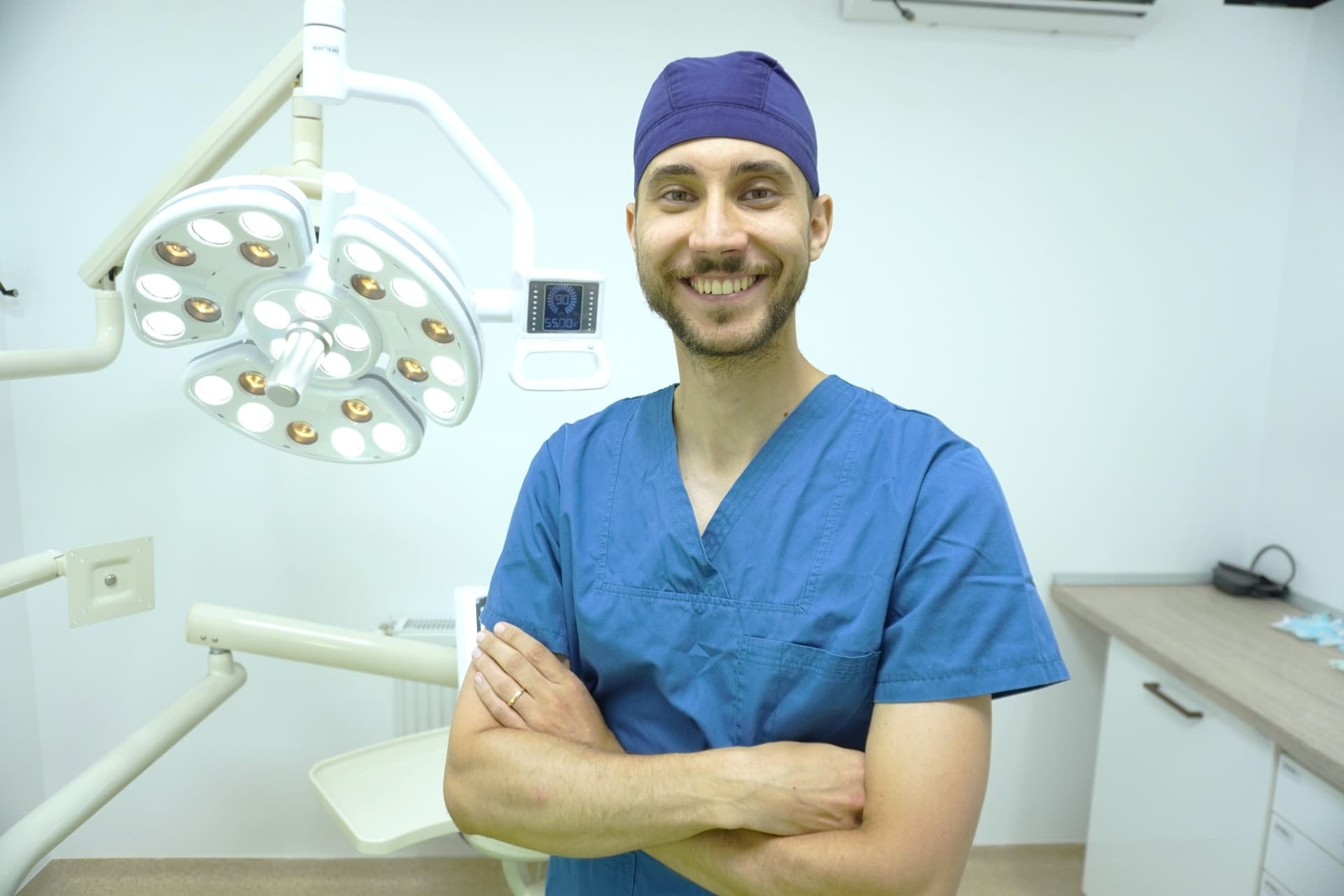 Dr. Ciocodei Alexandru — Specialist Chirurgie Dento-Alveolară la Chromatic Dental Clinic Bacău, medic implantolog